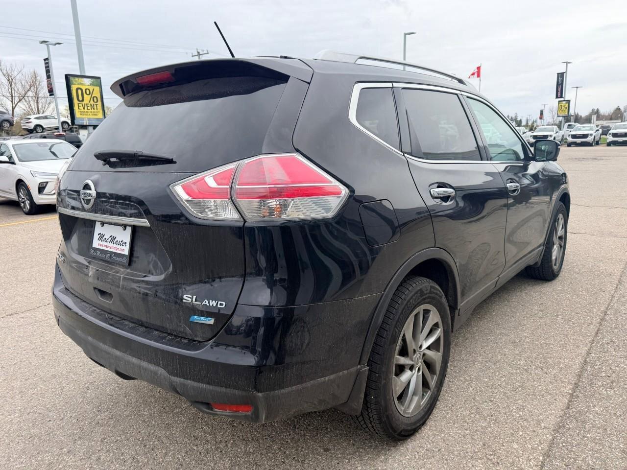 2015 Nissan Rogue SLSL, 2.7L 4-CYL, AWD, ALLOYS, LEATHER, NAV, BOSE, Photo