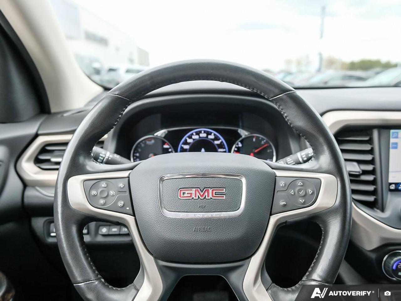 2021 GMC Acadia DenaliDENALI, 3.6L V6, AWD, ALLOYS, LEATHER, MACMA Photo