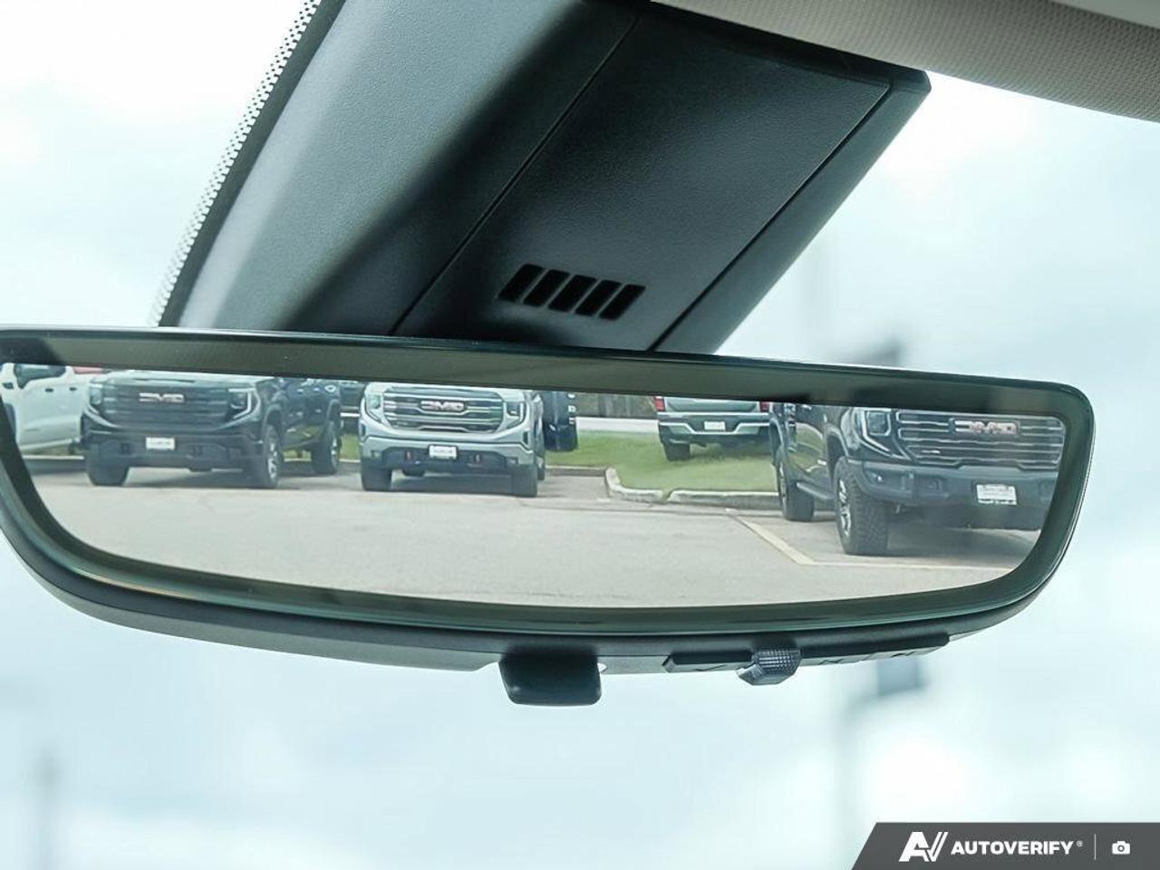 2021 GMC Acadia DenaliDENALI, 3.6L V6, AWD, ALLOYS, LEATHER, MACMA Photo