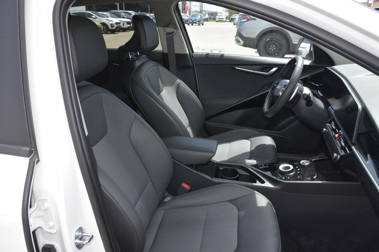 2025 Kia Niro Plug-In Hybrid NIRO PHEV EX Photo