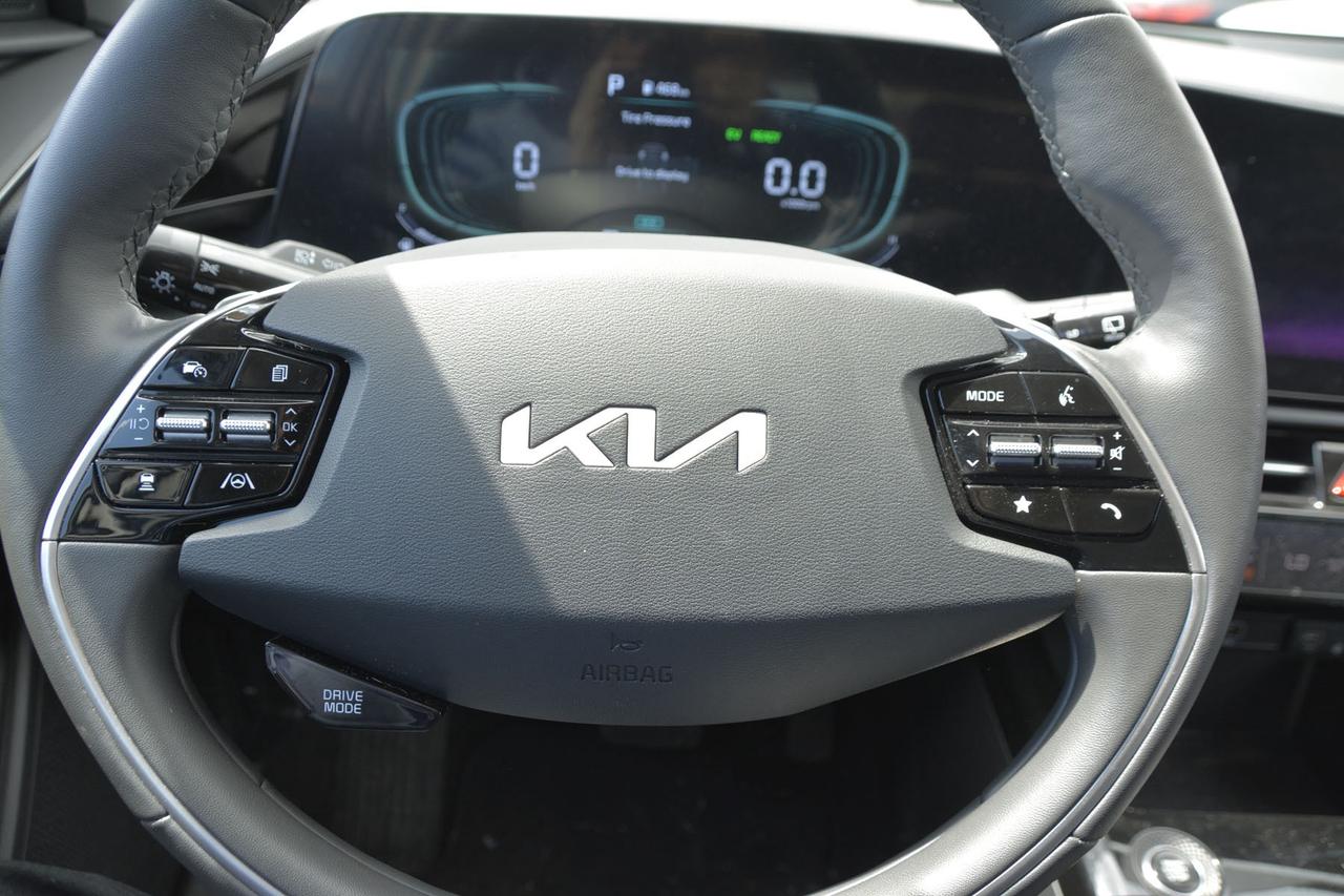 2025 Kia Niro Plug-In Hybrid NIRO PHEV EX Photo