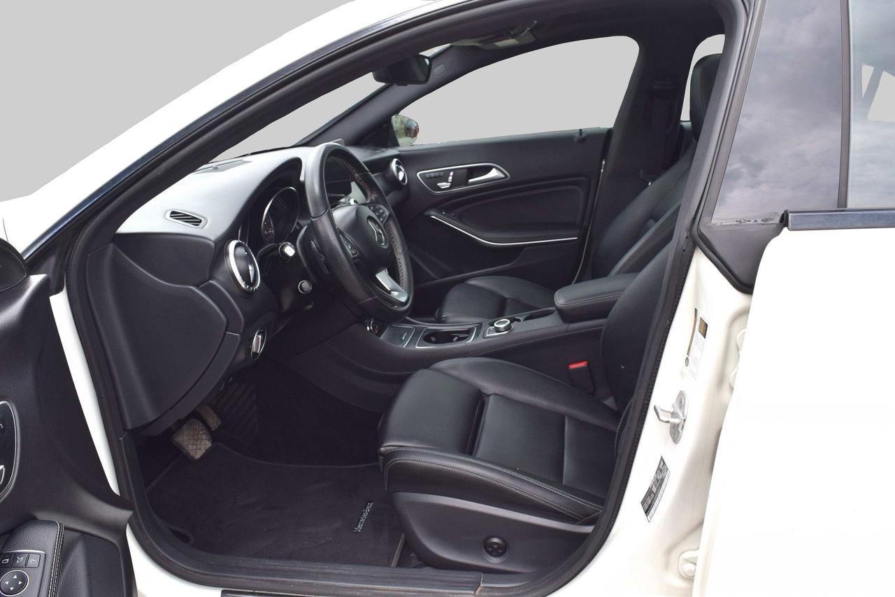 2018 Mercedes-Benz CLA-Class CLA250 4MATIC Navi Panoramic Sunroof Photo