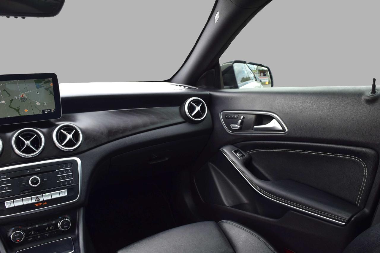 2018 Mercedes-Benz CLA-Class CLA250 4MATIC Navi Panoramic Sunroof Photo