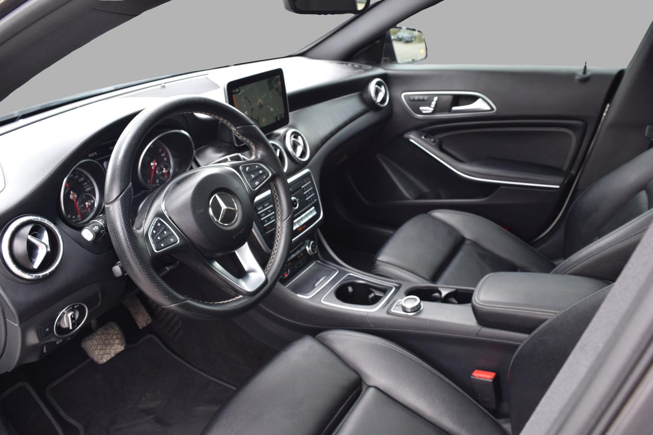 2018 Mercedes-Benz CLA-Class CLA250 4MATIC Navi Panoramic Sunroof Photo