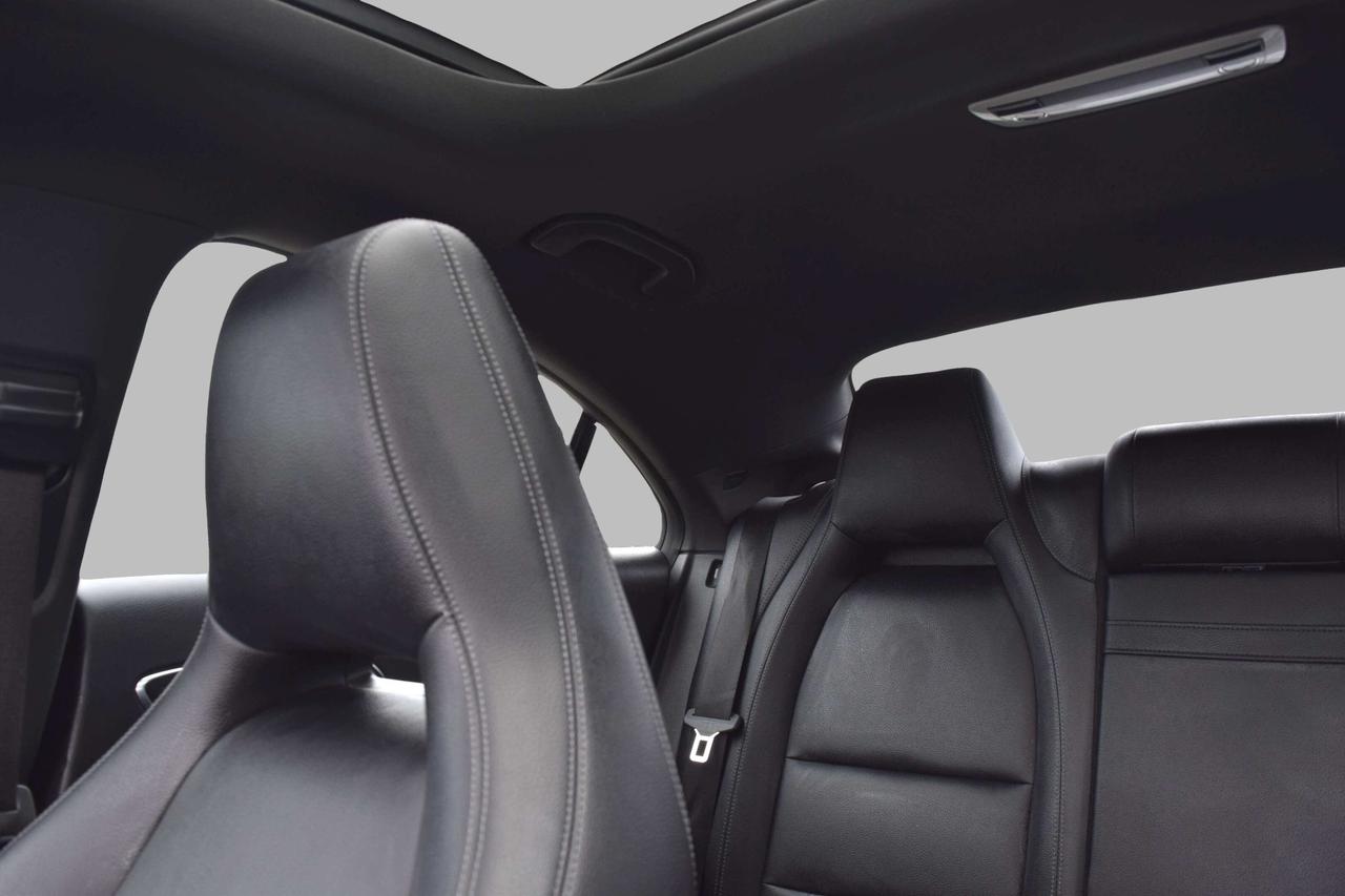 2018 Mercedes-Benz CLA-Class CLA250 4MATIC Navi Panoramic Sunroof Photo