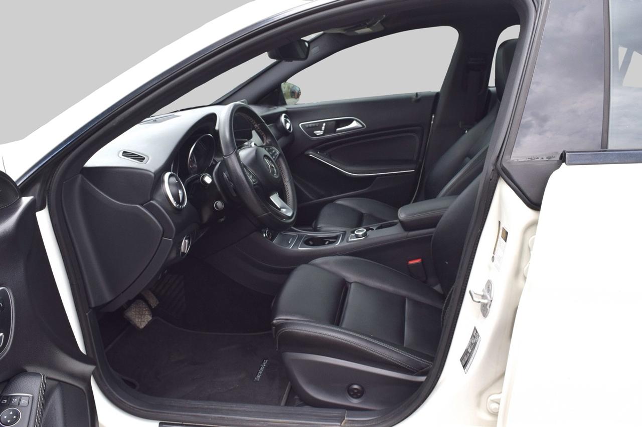2018 Mercedes-Benz CLA-Class CLA250 4MATIC Navi Panoramic Sunroof Photo