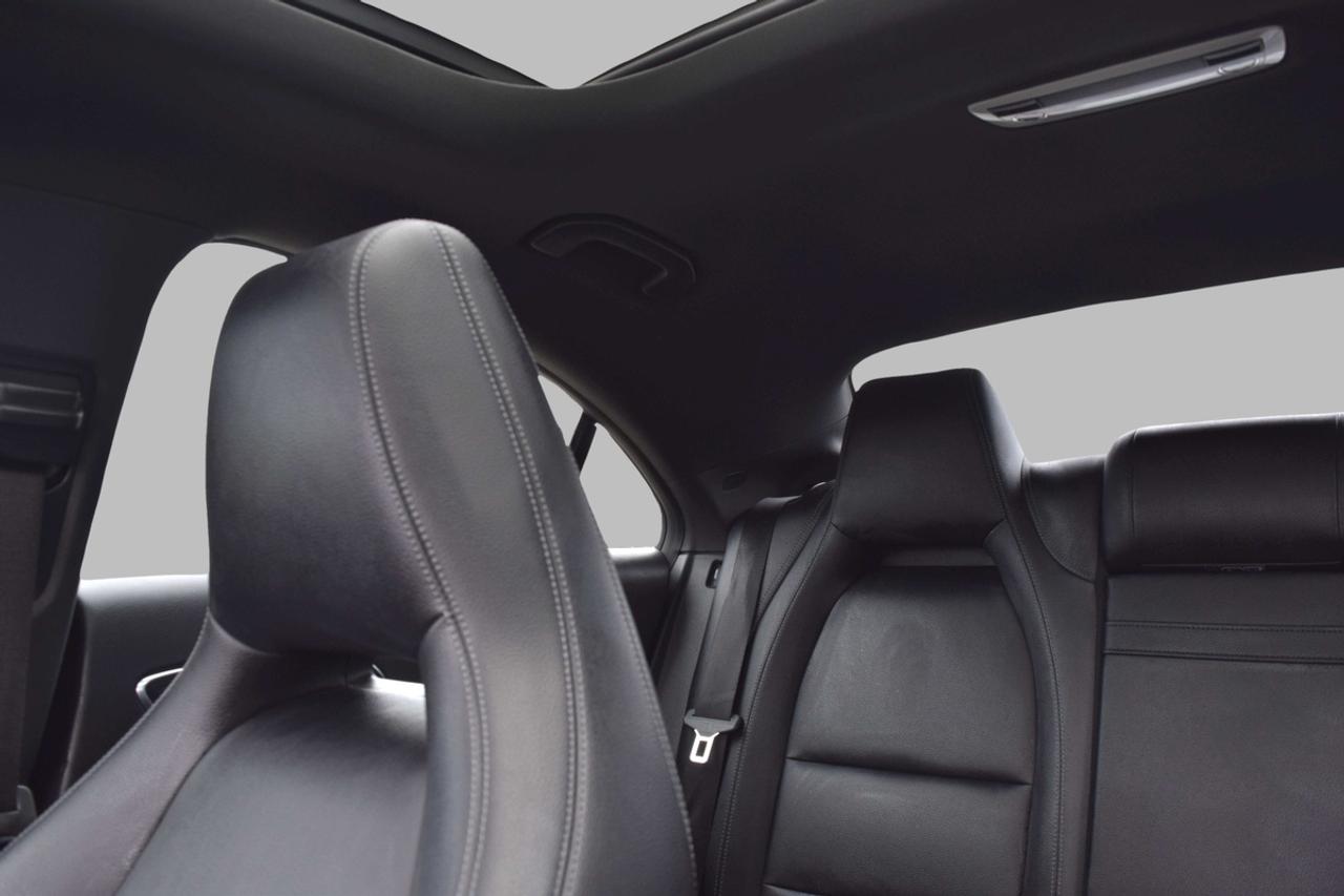 2018 Mercedes-Benz CLA-Class CLA250 4MATIC Navi Panoramic Sunroof Photo