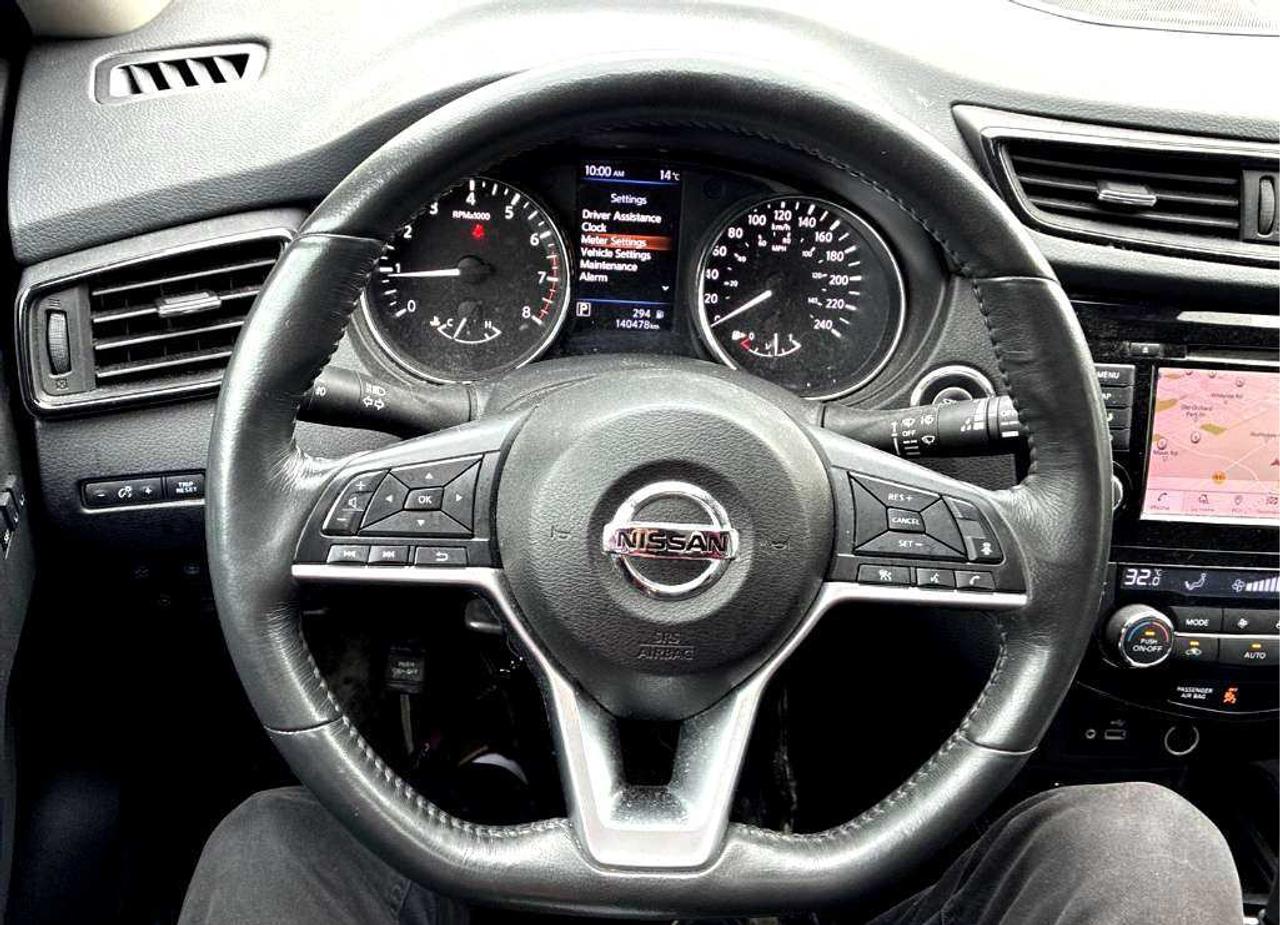 2018 Nissan Rogue SL Leather Navi Panoramic Sunroof Photo
