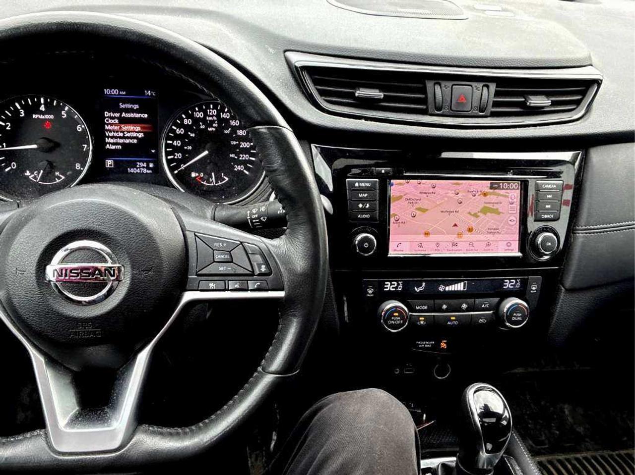2018 Nissan Rogue SL Leather Navi Panoramic Sunroof Photo