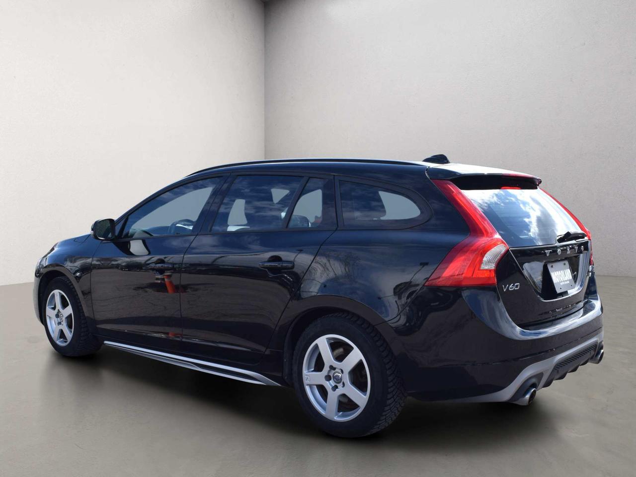 2018 Volvo V60 Dynamic AWD Navigation Photo
