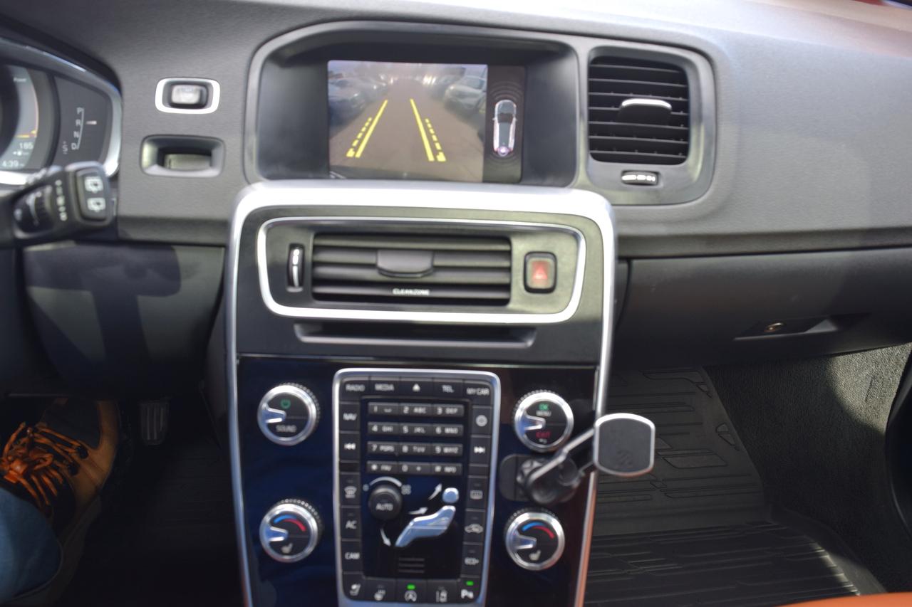 2018 Volvo V60 Dynamic AWD Navigation Photo