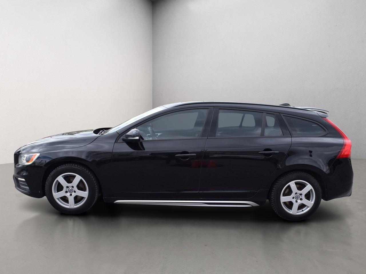 2018 Volvo V60 Dynamic AWD Navigation Photo