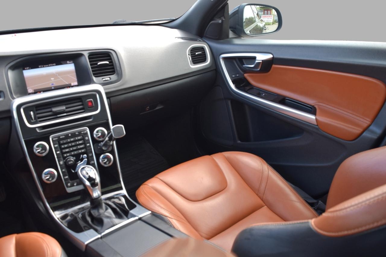 2018 Volvo V60 Dynamic AWD Navigation Photo