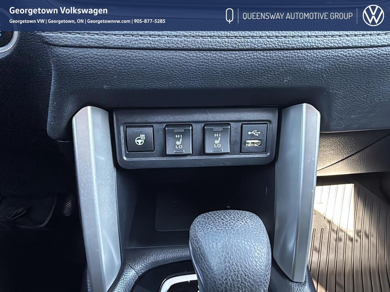 2022 Toyota Corolla Cross LE Carplay   Pano Roof   Heated Seats Photo