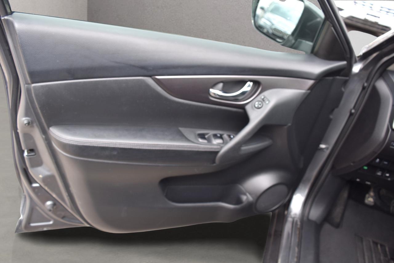 2016 Nissan Rogue SV AWD BACK UP CAMERA Photo