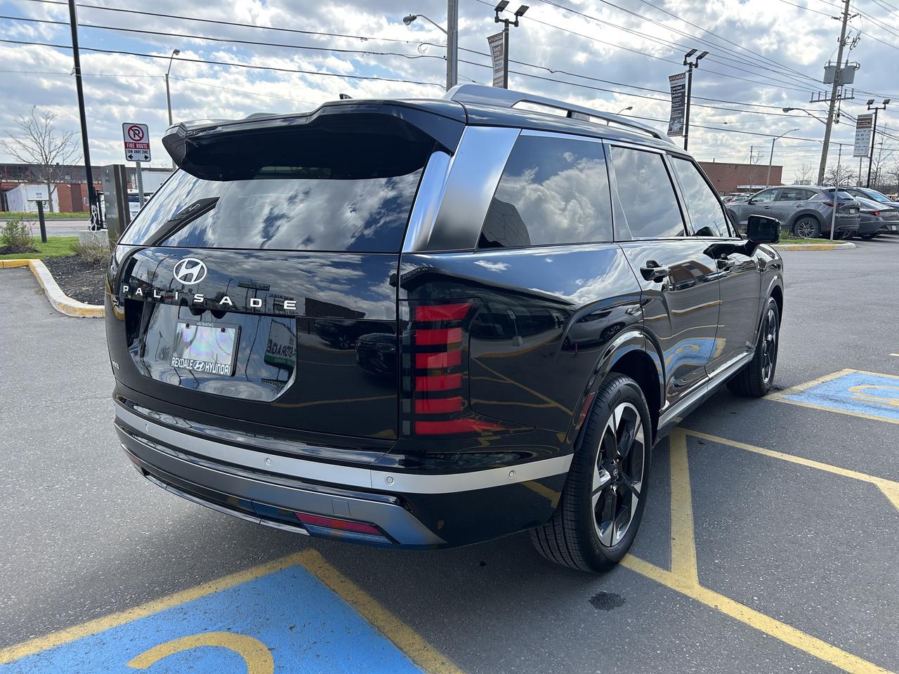2026 Hyundai Palisade Hybrid CERTIFIED PRE-OWNED   Luxury Hybrid AWD Photo4