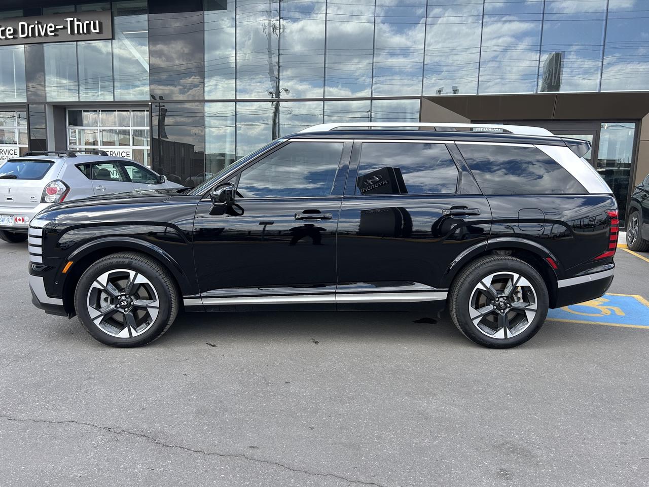 2026 Hyundai Palisade Hybrid CERTIFIED PRE-OWNED   Luxury Hybrid AWD Photo