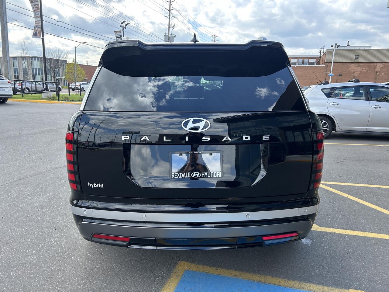 2026 Hyundai Palisade Hybrid CERTIFIED PRE-OWNED   Luxury Hybrid AWD Photo3