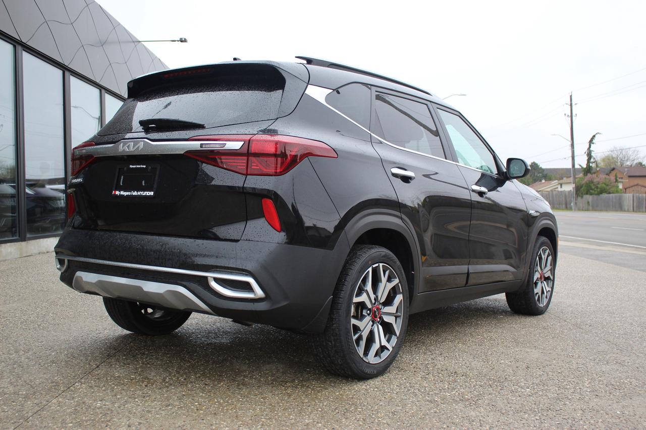 2023 Kia Seltos SX Turbo/ LEATHER/ HEATED/COOLED SEATS/ POWER SEAT Photo