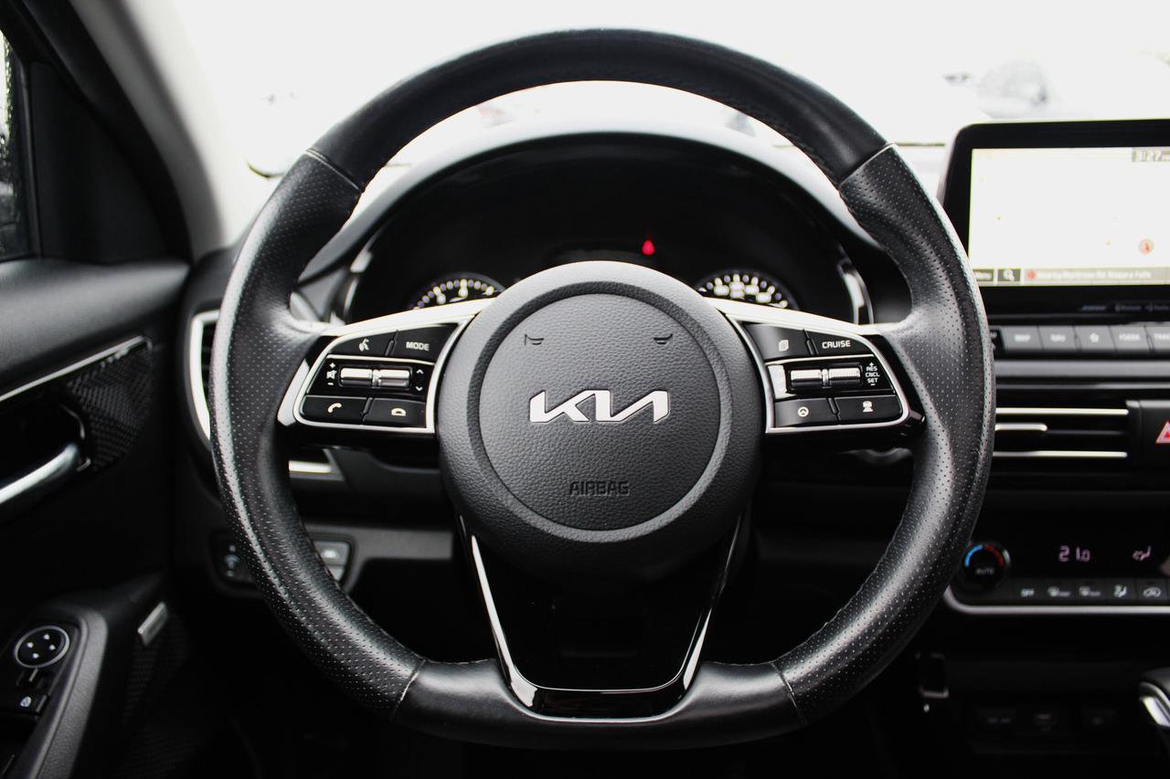 2023 Kia Seltos SX Turbo/ LEATHER/ HEATED/COOLED SEATS/ POWER SEAT Photo