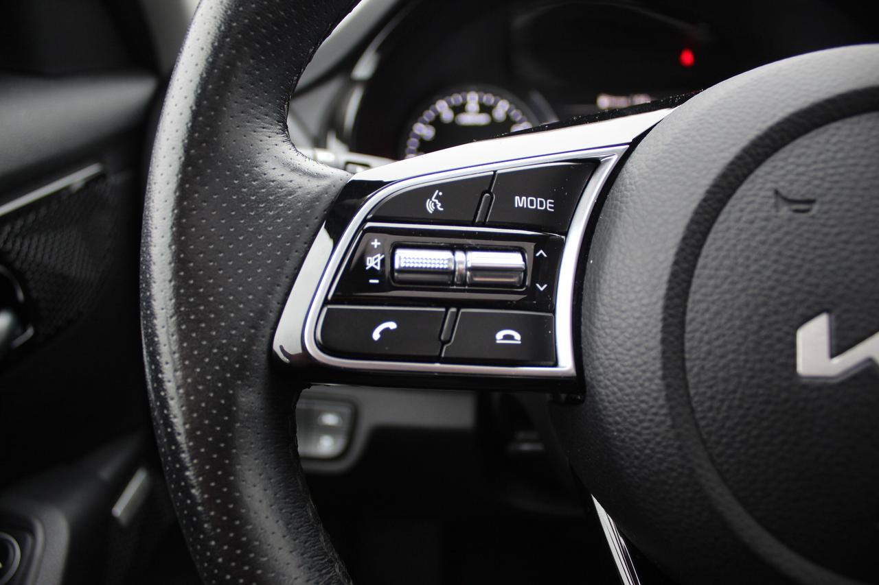 2023 Kia Seltos SX Turbo/ LEATHER/ HEATED/COOLED SEATS/ POWER SEAT Photo