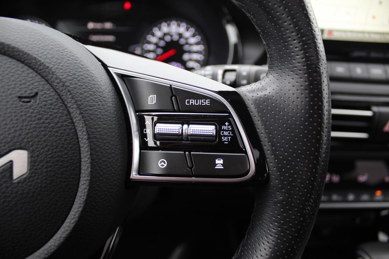 2023 Kia Seltos SX Turbo/ LEATHER/ HEATED/COOLED SEATS/ POWER SEAT Photo