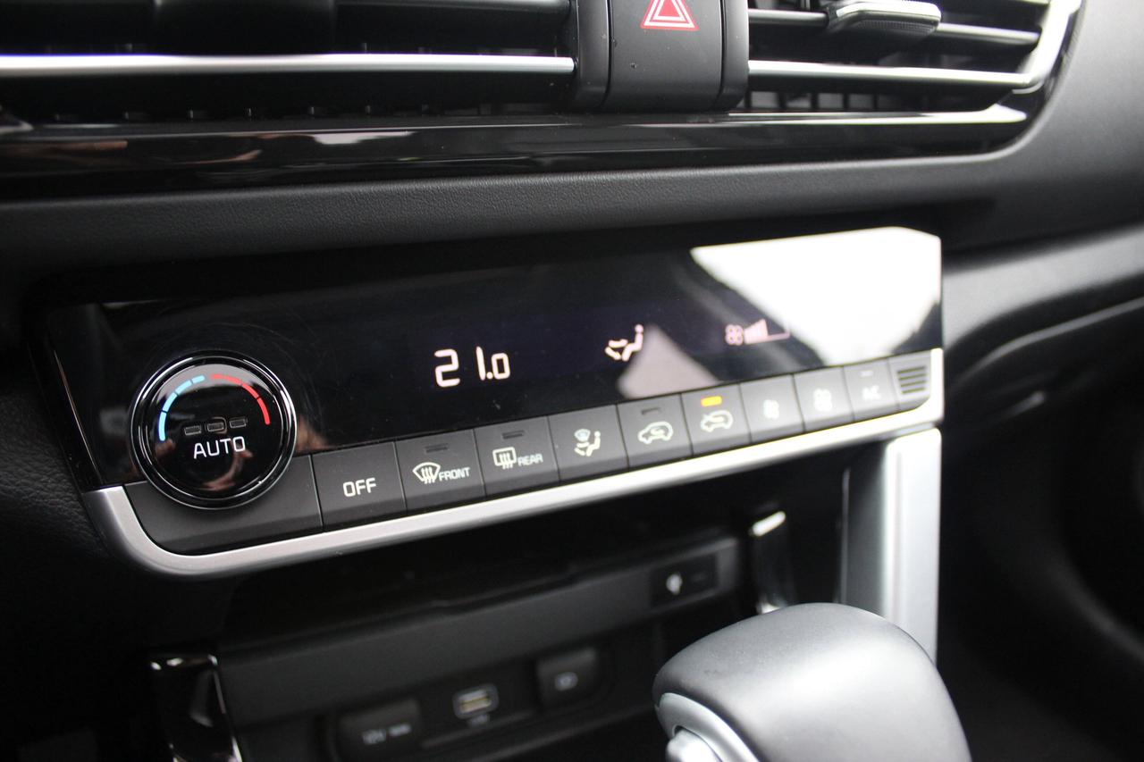 2023 Kia Seltos SX Turbo/ LEATHER/ HEATED/COOLED SEATS/ POWER SEAT Photo