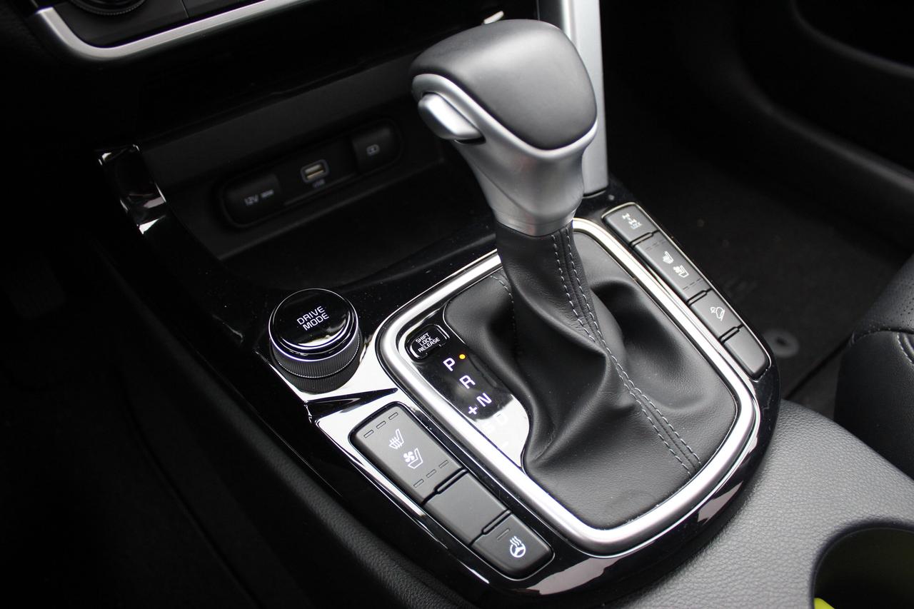 2023 Kia Seltos SX Turbo/ LEATHER/ HEATED/COOLED SEATS/ POWER SEAT Photo