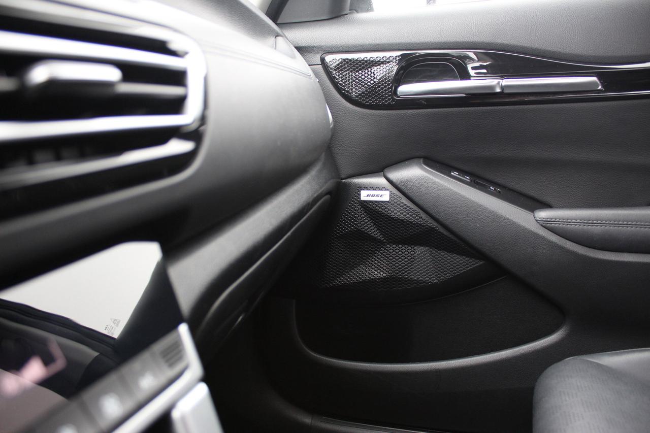 2023 Kia Seltos SX Turbo/ LEATHER/ HEATED/COOLED SEATS/ POWER SEAT Photo
