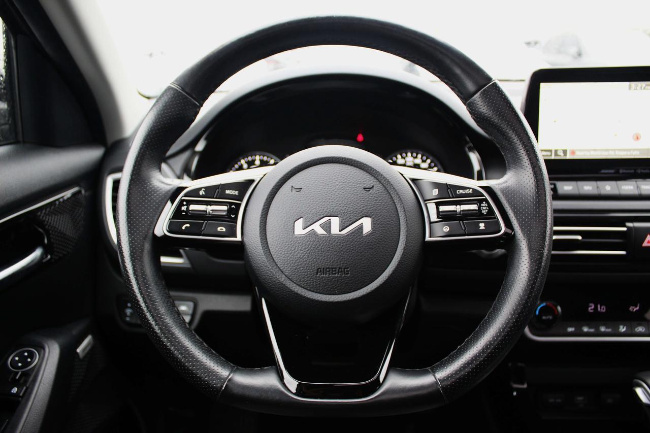 2023 Kia Seltos SX Turbo/ LEATHER/ HEATED/COOLED SEATS/ POWER SEAT/ AWD/FULLY LOADED Photo