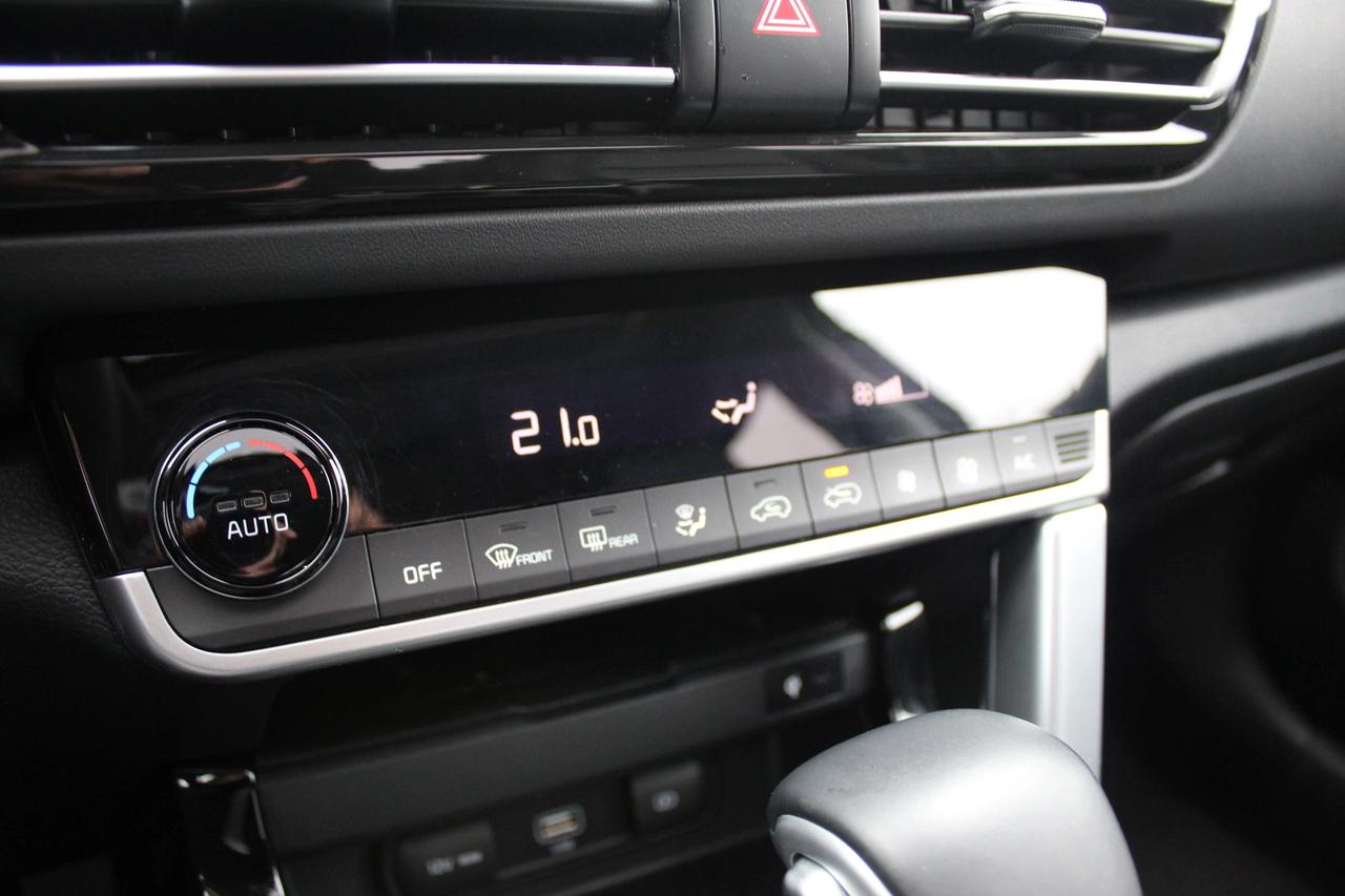 2023 Kia Seltos SX Turbo/ LEATHER/ HEATED/COOLED SEATS/ POWER SEAT/ AWD/FULLY LOADED Photo