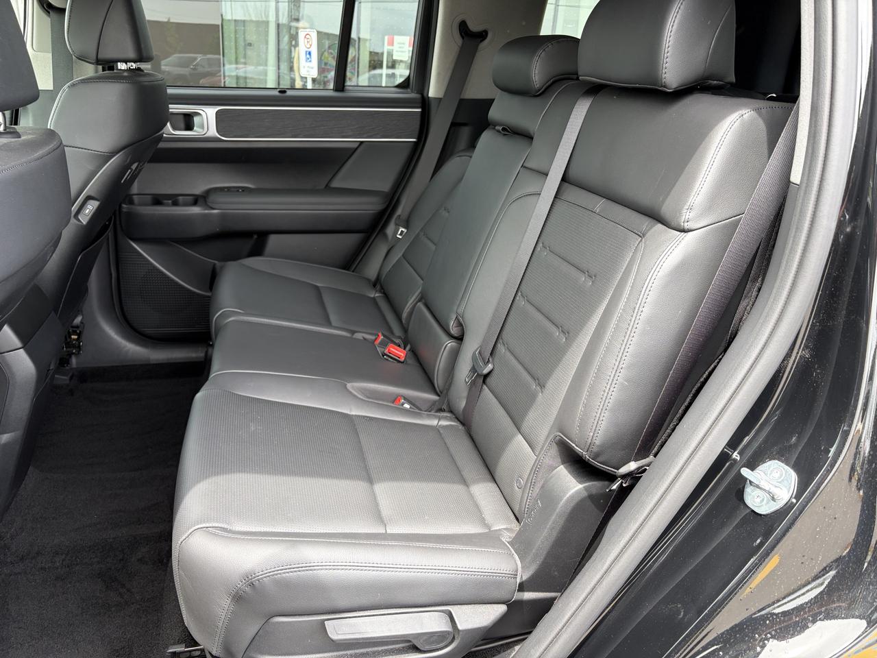 2025 Hyundai Santa Fe Luxury AWD   Starting from 5.29% OAC Photo