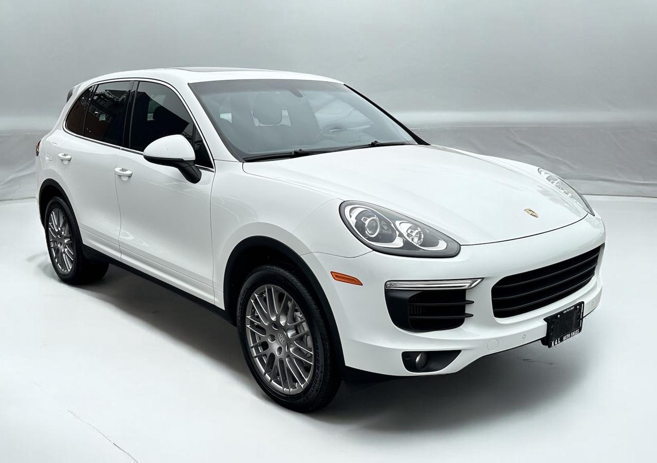 2015 Porsche Cayenne S ~ AWD ~ PANO ROOF ~ NAV ~ CERTIFIED Photo