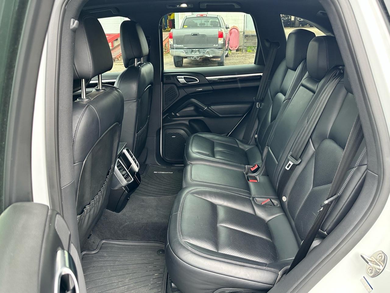 2015 Porsche Cayenne S ~ AWD ~ PANO ROOF ~ NAV ~ CERTIFIED Photo