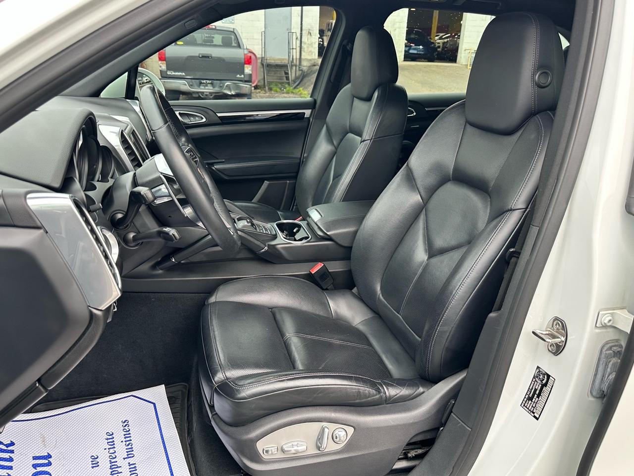 2015 Porsche Cayenne S ~ AWD ~ PANO ROOF ~ NAV ~ CERTIFIED Photo