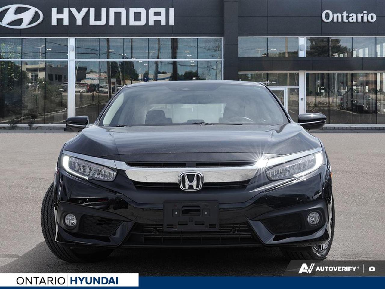 2018 Honda Civic Touring (CVT) 4dr Sedan Photo