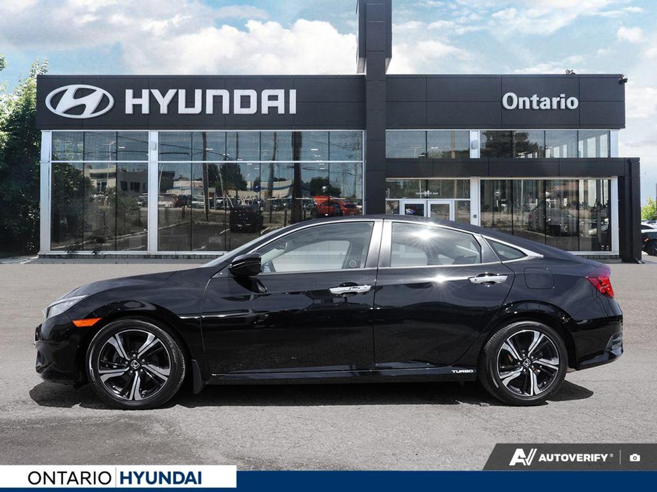 2018 Honda Civic Touring (CVT) 4dr Sedan Photo
