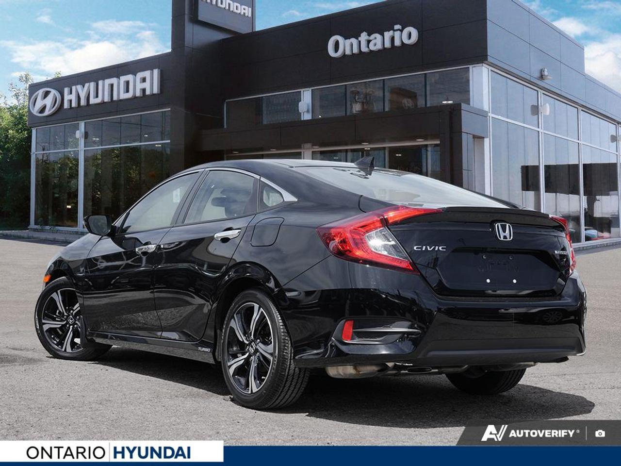 2018 Honda Civic Touring (CVT) 4dr Sedan Photo