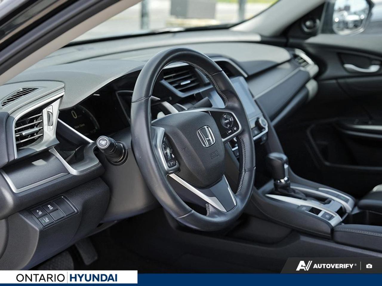 2018 Honda Civic Touring (CVT) 4dr Sedan Photo