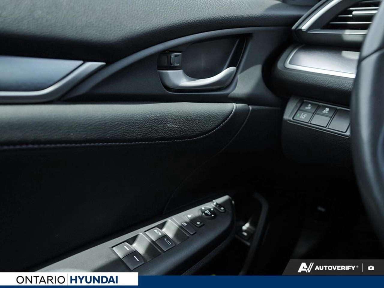 2018 Honda Civic Touring (CVT) 4dr Sedan Photo