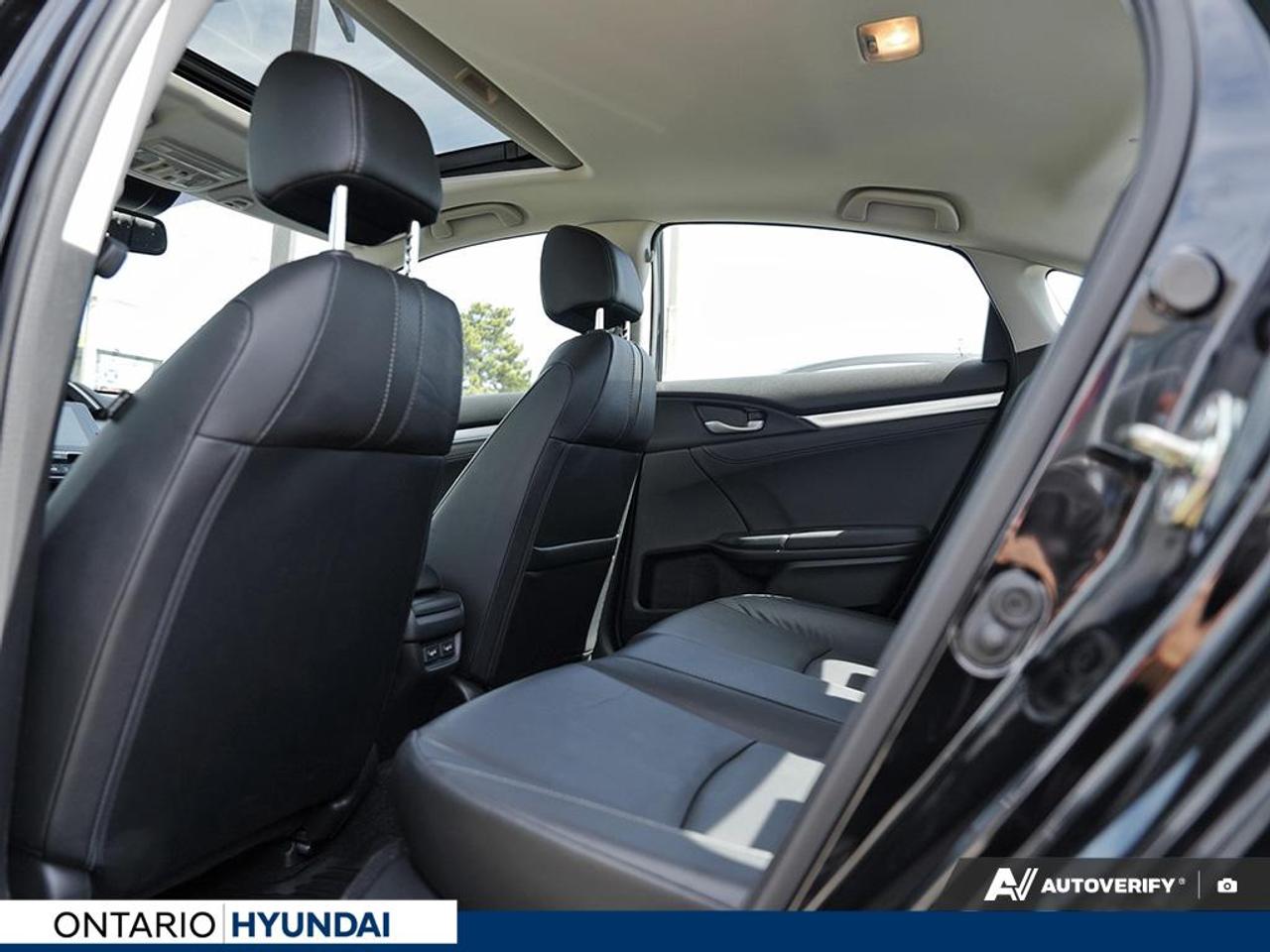 2018 Honda Civic Touring (CVT) 4dr Sedan Photo