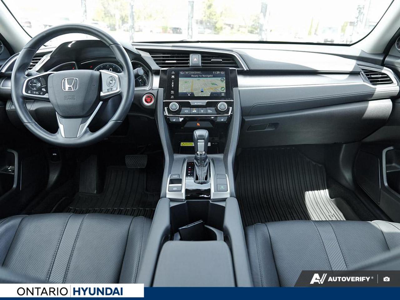 2018 Honda Civic Touring (CVT) 4dr Sedan Photo