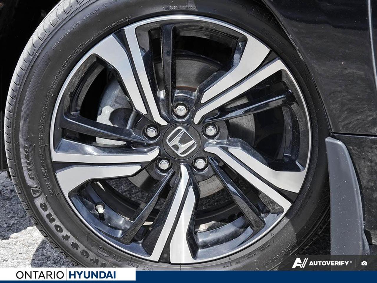 2018 Honda Civic Touring (CVT) 4dr Sedan Photo