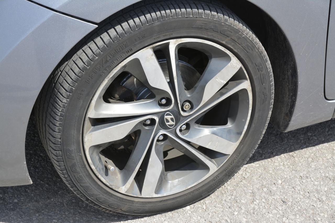 2015 Hyundai Elantra Limited Photo