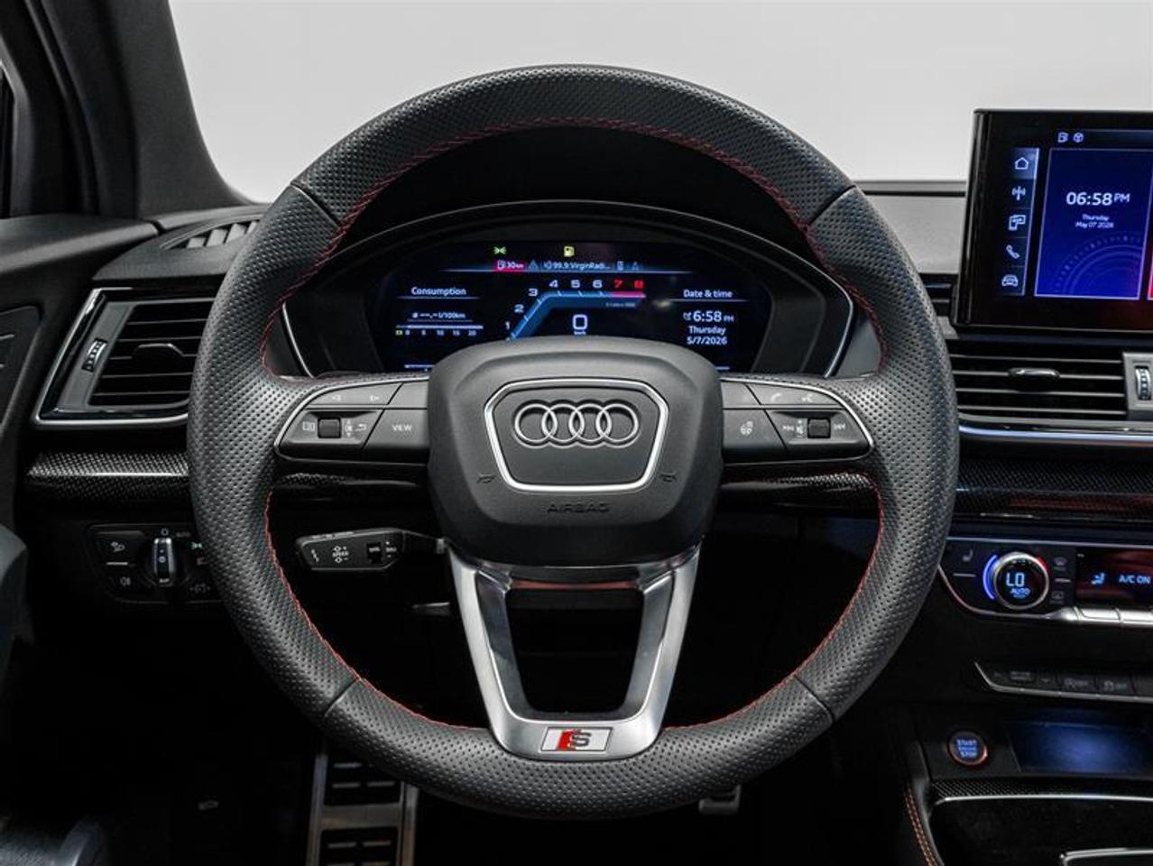 2025 Audi SQ5 3.0T Progressiv 4dr All-Wheel Drive quattro Sportback Photo