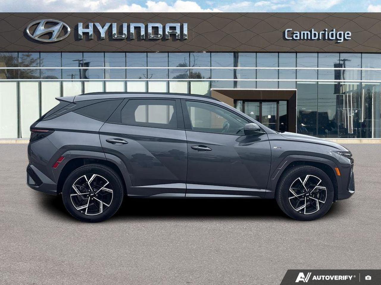 2025 Hyundai Tucson Hybrid Hybrid N-Line   NO ACCIDENTS ONE OWNER   6.3L/100K Photo