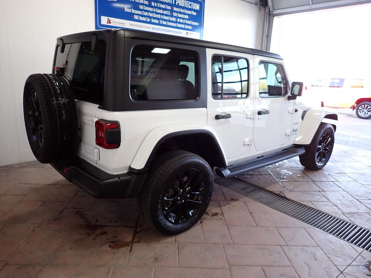 2022 Jeep Wrangler 4xe Unlimited Sahara 4X4 *HYBRID* LEATHER NAVI Photo