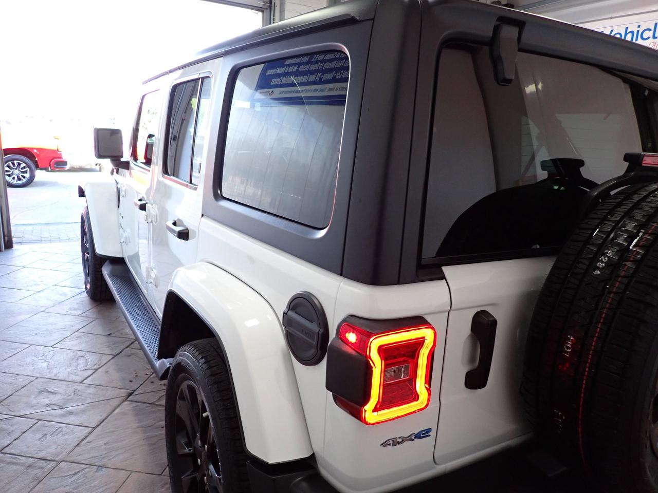 2022 Jeep Wrangler 4xe Unlimited Sahara 4X4 *HYBRID* LEATHER NAVI Photo