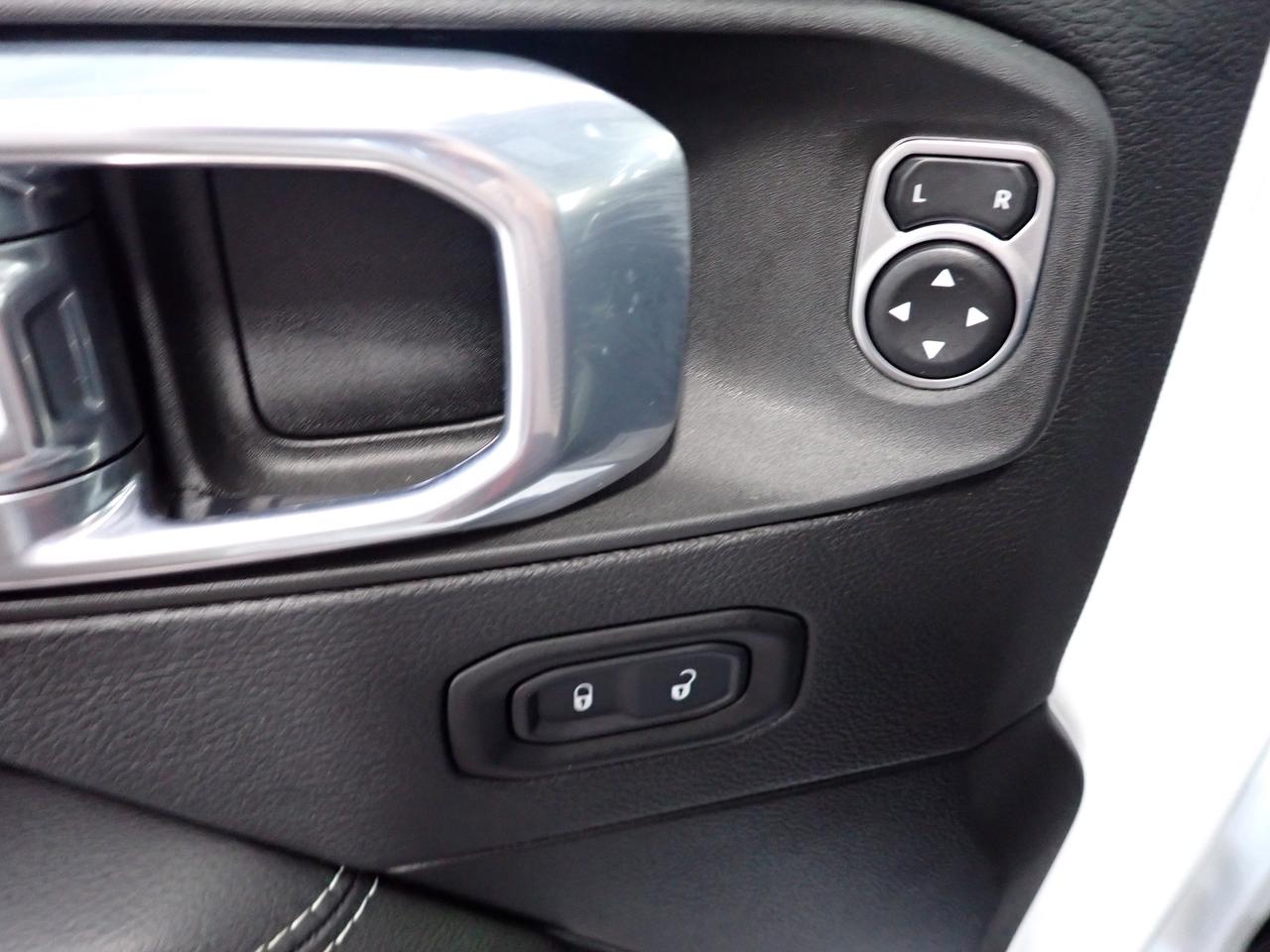 2022 Jeep Wrangler 4xe Unlimited Sahara 4X4 *HYBRID* LEATHER NAVI Photo