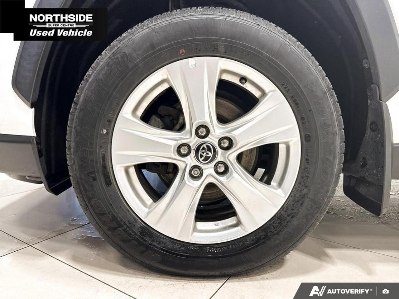 2021 Toyota RAV4 XLE AWD Photo